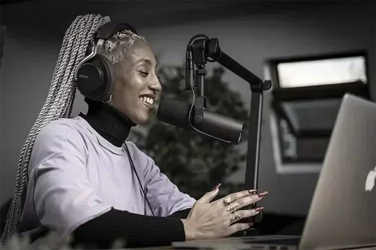 New SM7B Professional Dynamic Cardioid Microphone For Live Vocals Recording Performance Studio Selectable Frequency Response Mic