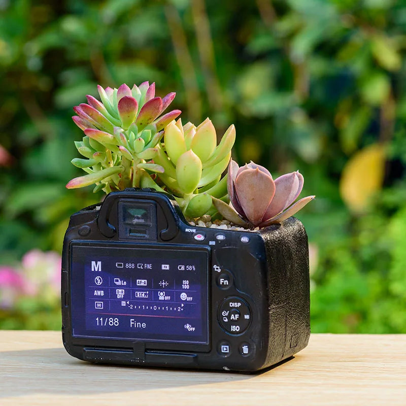 Contemporary European Design Home Bar Counter Ornament Modern Glazed Resin Flower Pot for Garden Courtyard Digital Camera Style