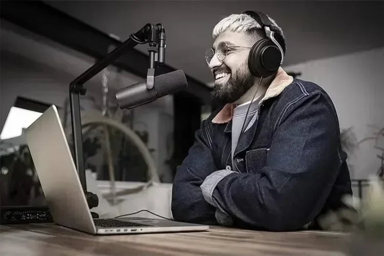 New SM7B Professional Dynamic Cardioid Microphone For Live Vocals Recording Performance Studio Selectable Frequency Response Mic