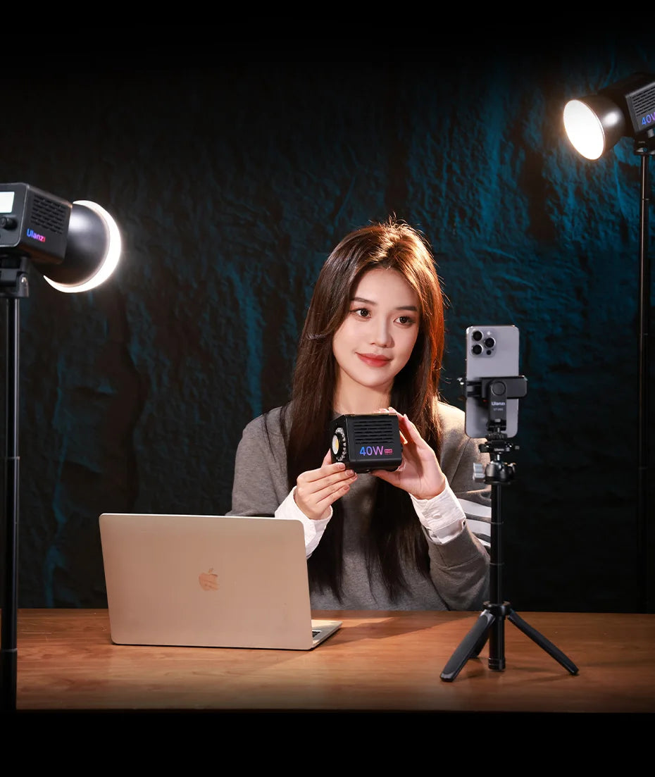 Ulanzi L024 40W RGB Video Light 2500-6500K Bi-color 0-359° RGB COB Light Mini Bowens Mount Fill Light 3400mAh COB Light